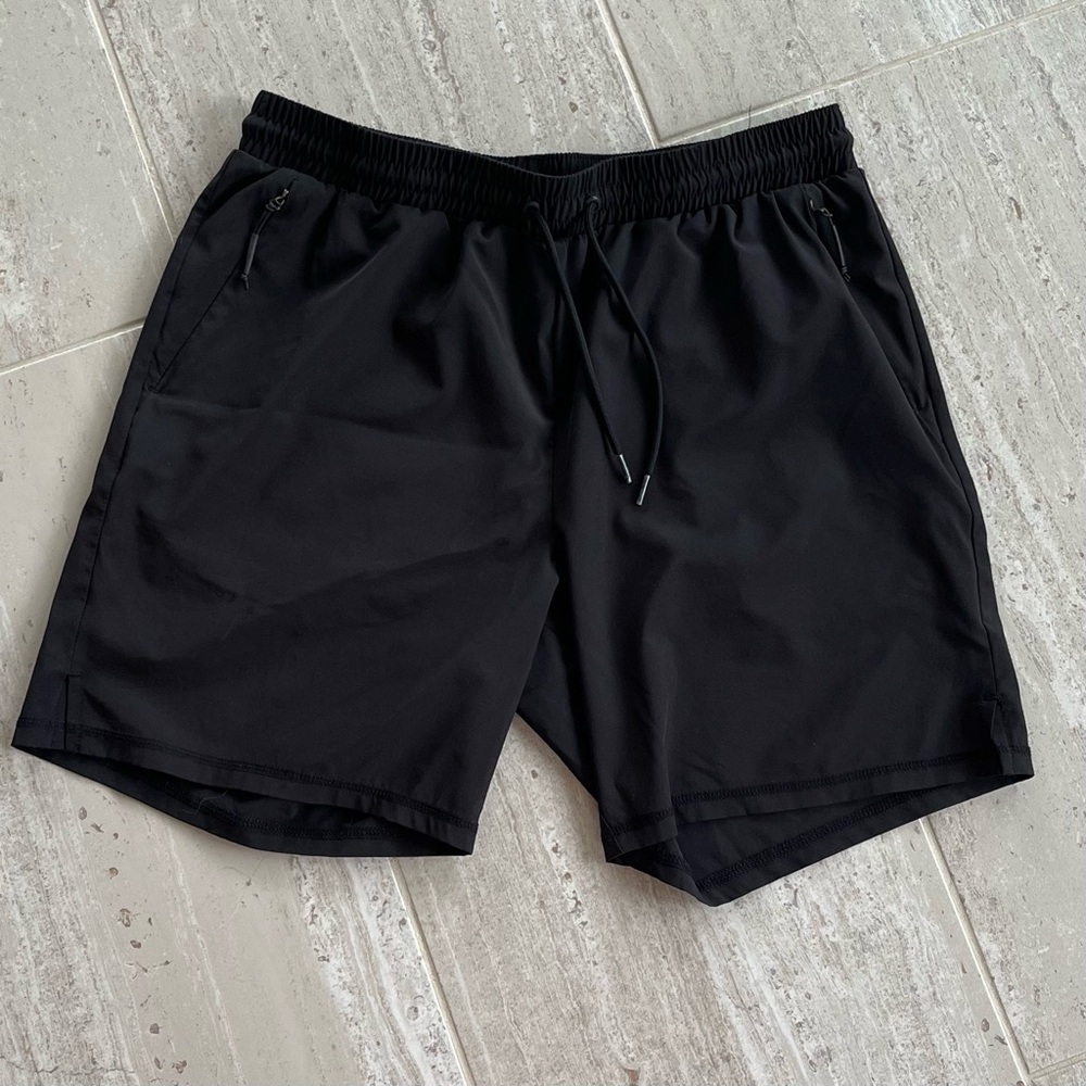 2xist black men’s medium athletic  Shorts